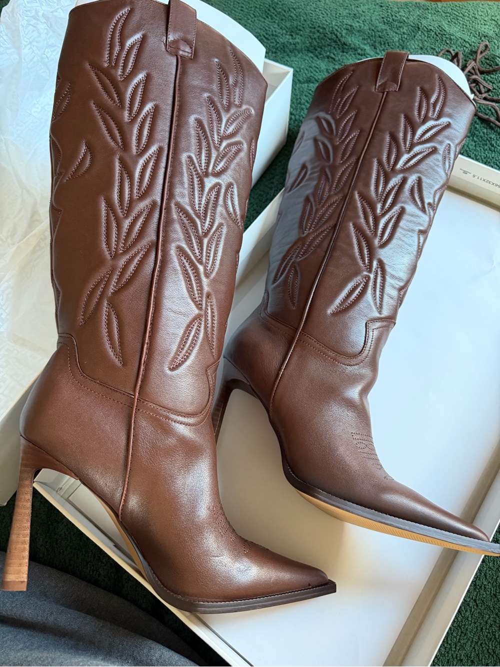 Ella Langley, Steve Madden Kinzee brown leather boots